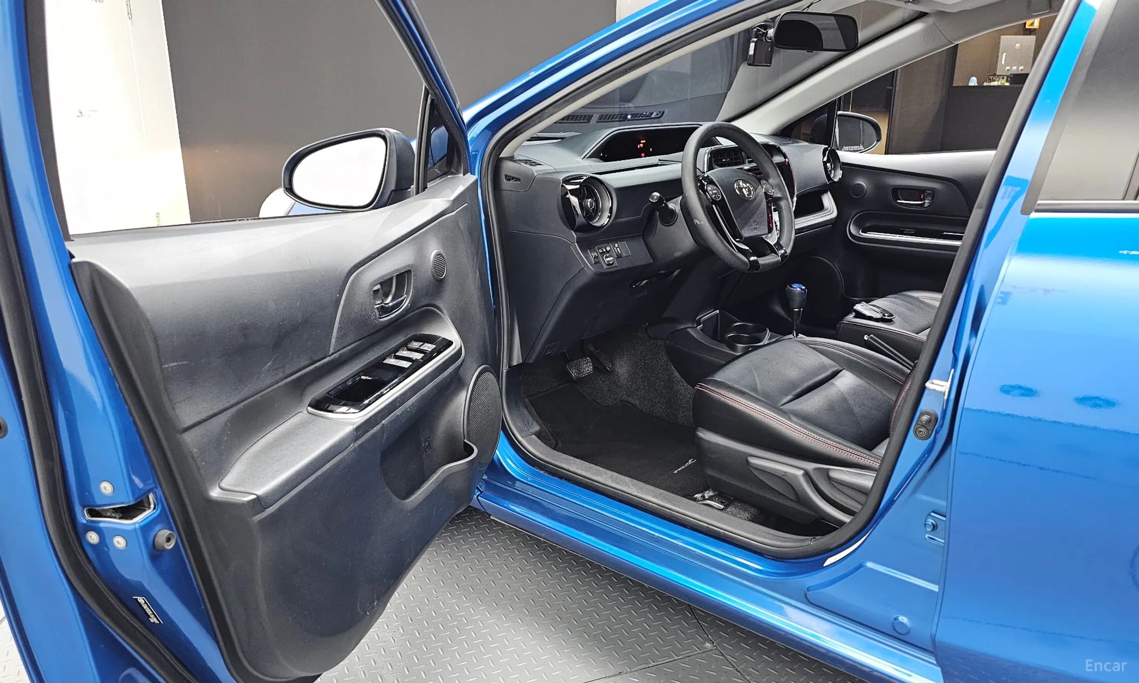 Prius C