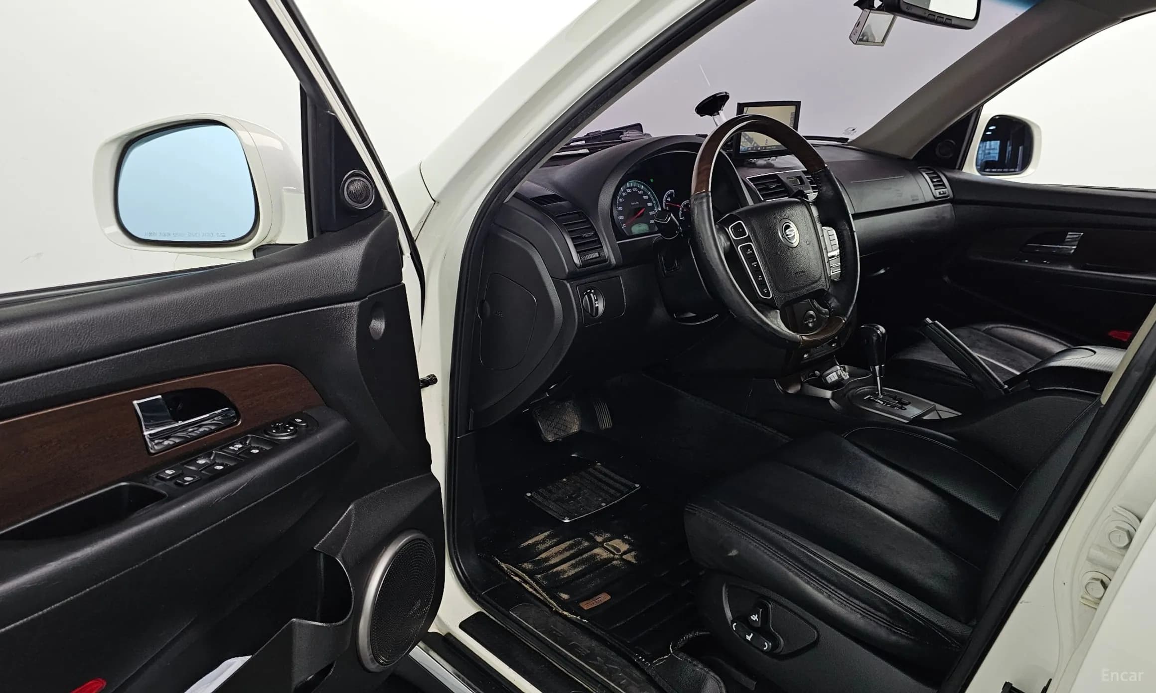 Rexton W