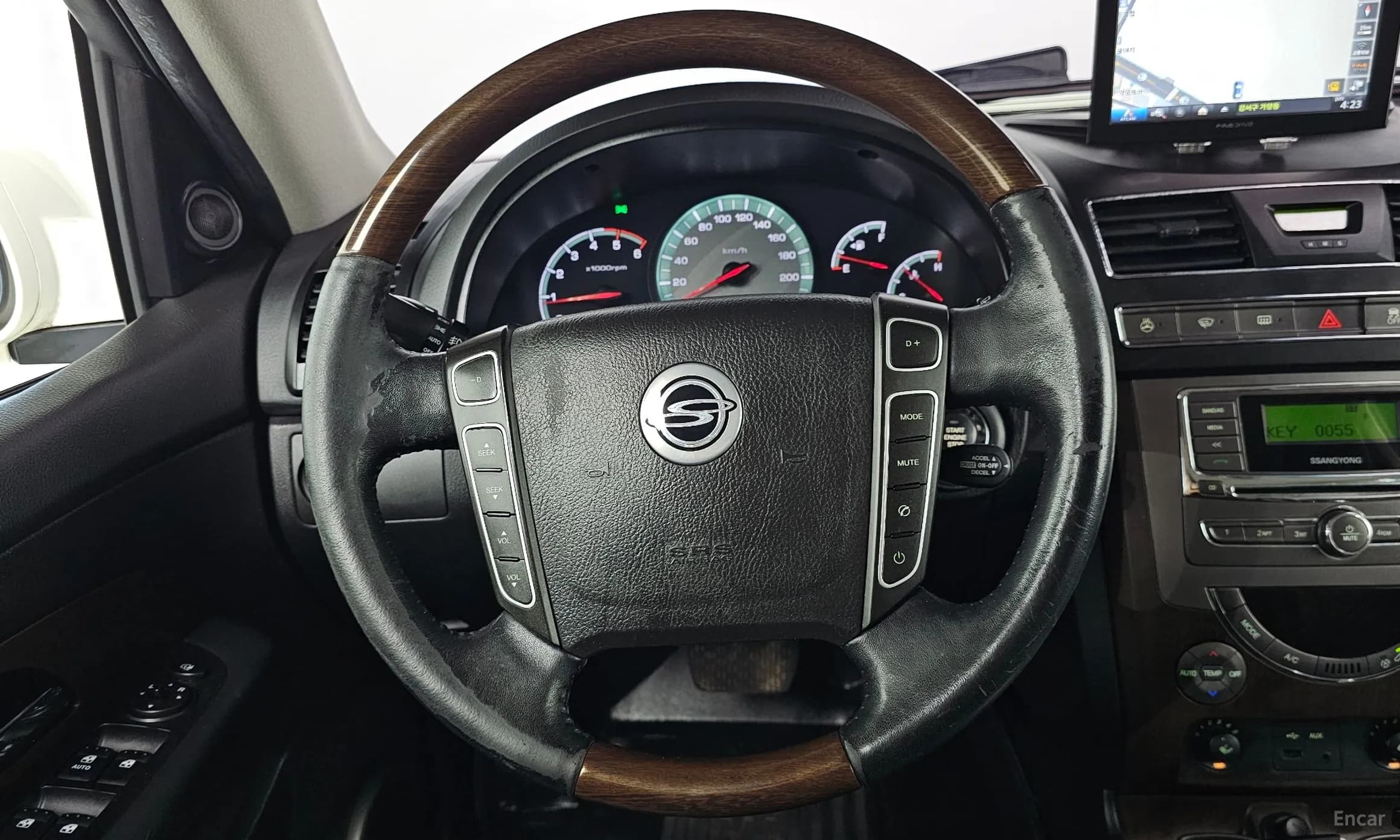 Rexton W