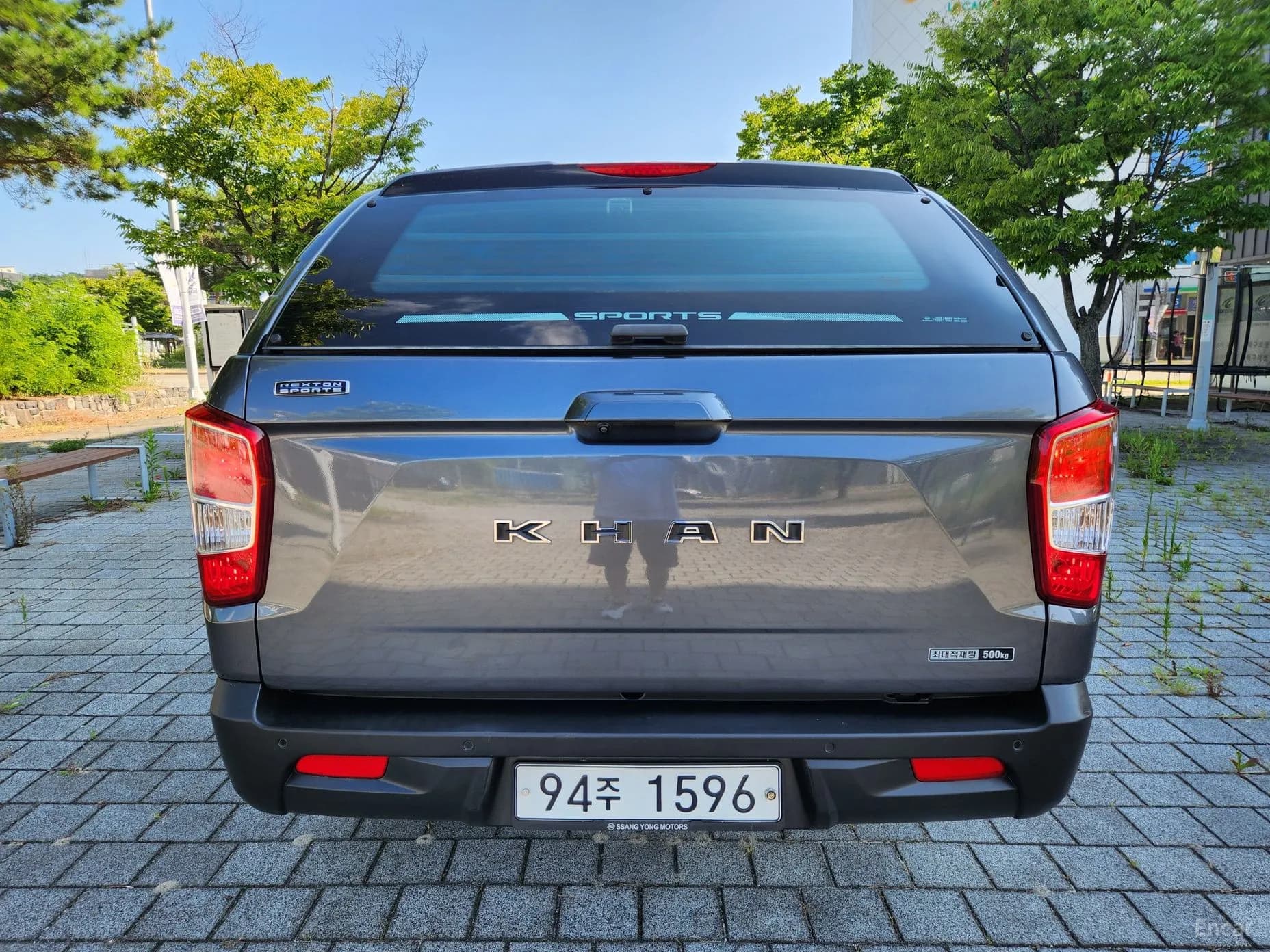 Rexton Sports Khan