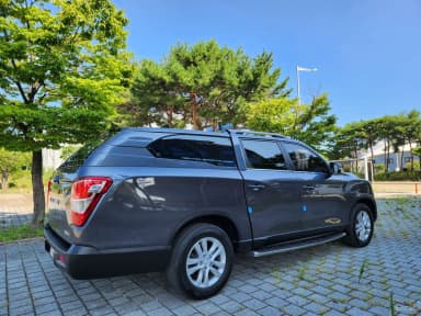 Rexton Sports Khan