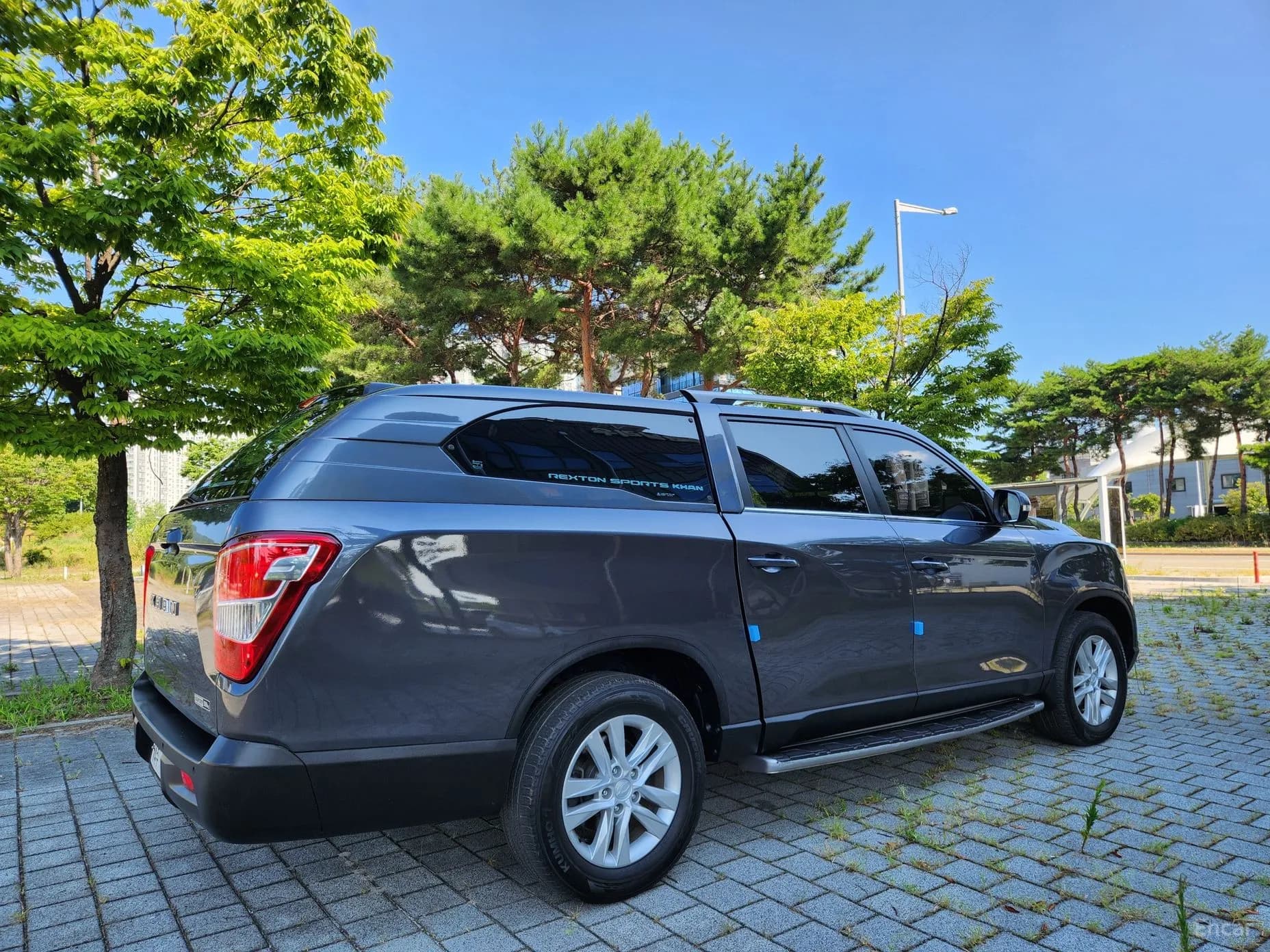 Rexton Sports Khan