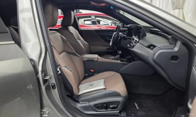 ES300h 7th Generation