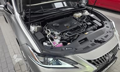 ES300h 7th Generation