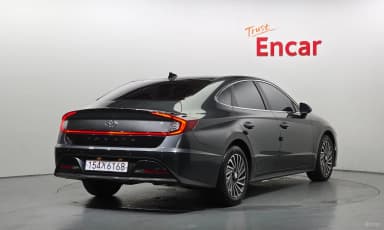 Sonata Hybrid (DN8)