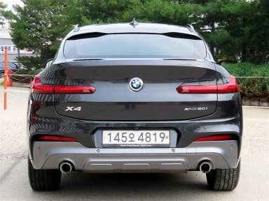 X4 (G02)