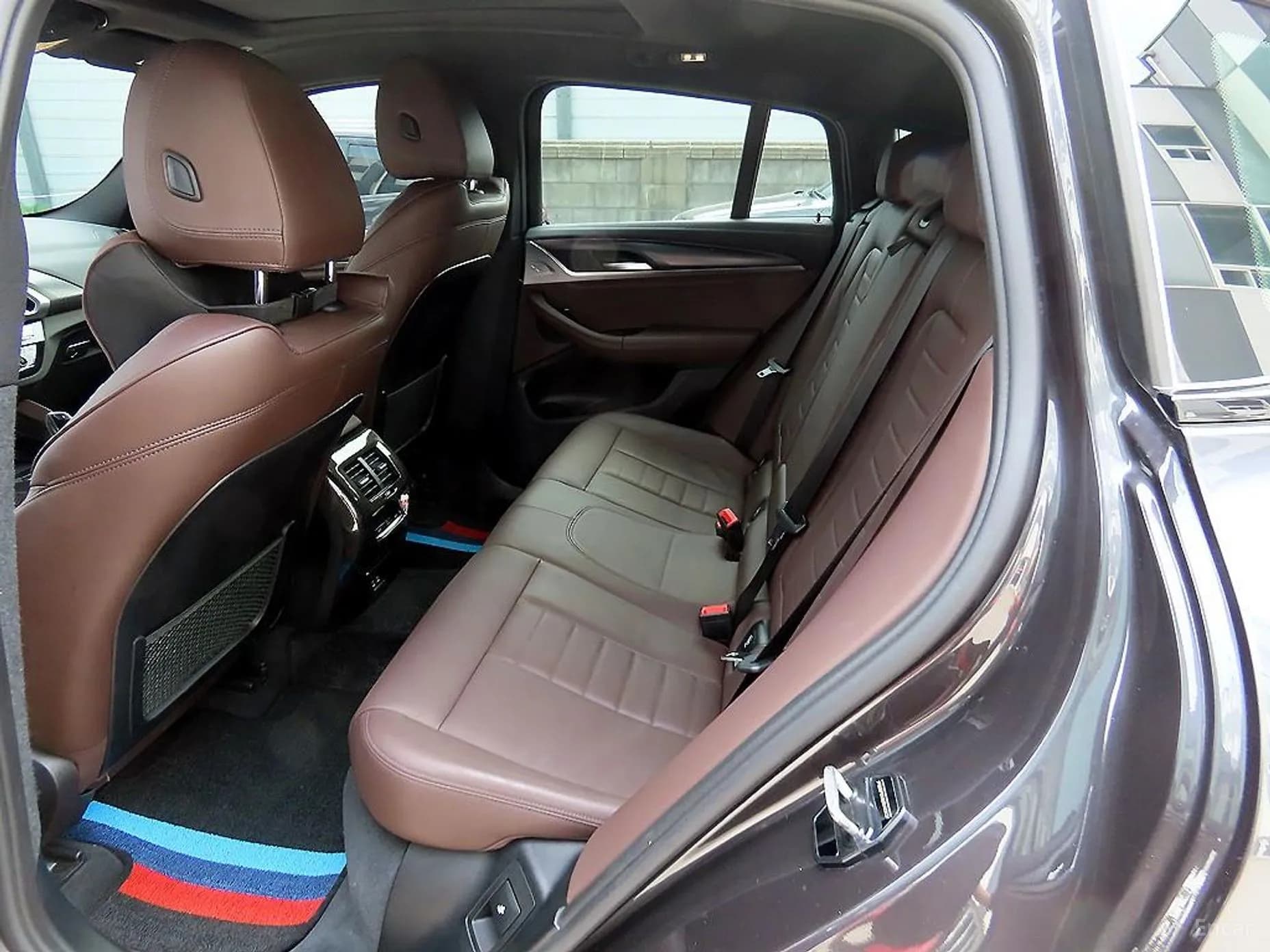 X4 (G02)