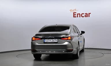 ES300h 7th Generation