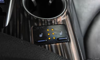 Camry (XV70)