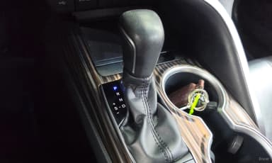 Camry (XV70)