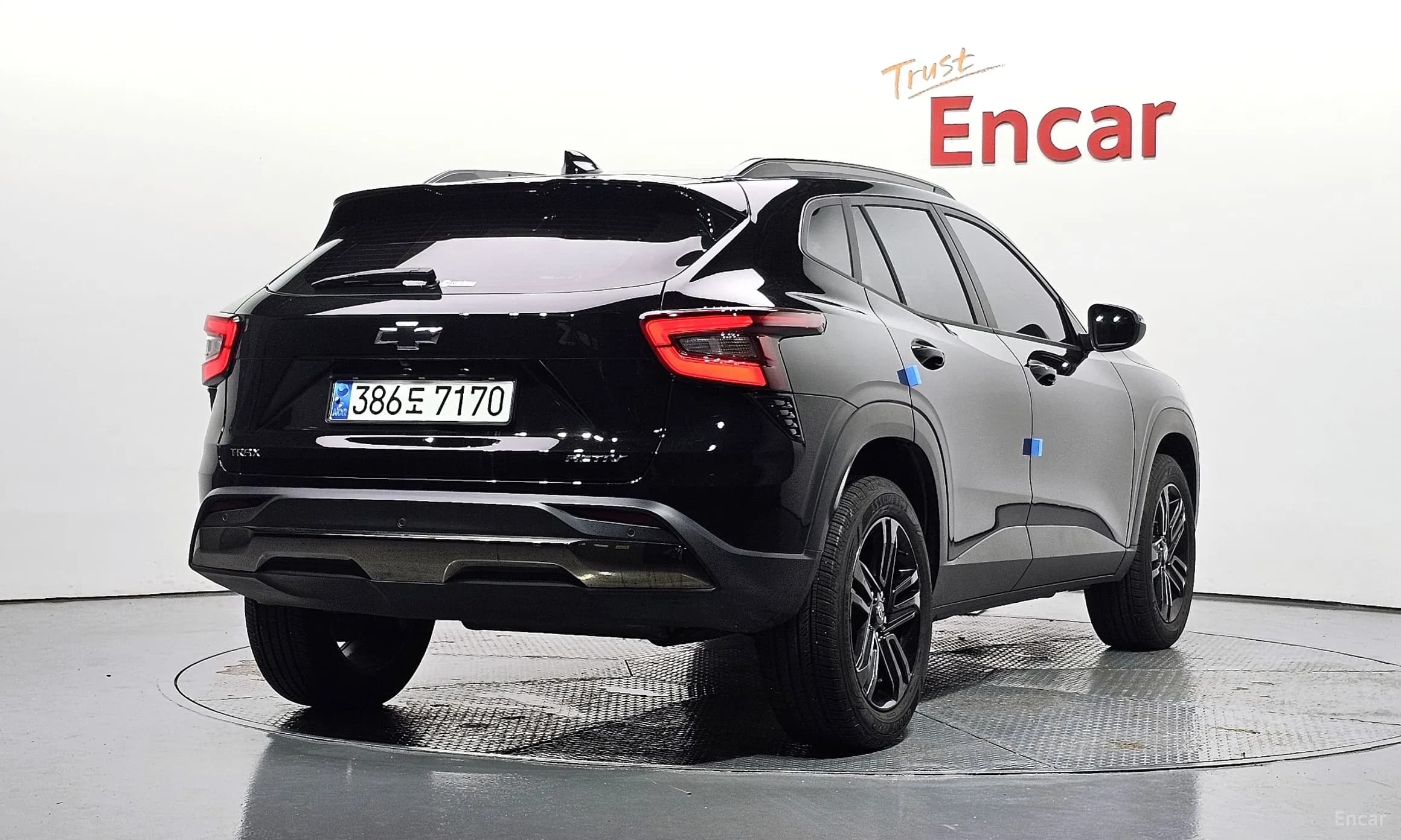 Trax Crossover