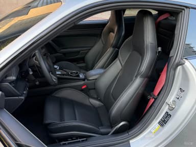 911 (992)
