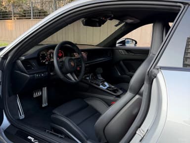 911 (992)
