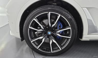 X7 (G07)
