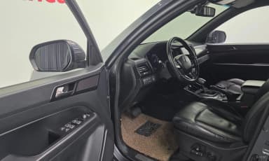 Rexton Sports Khan