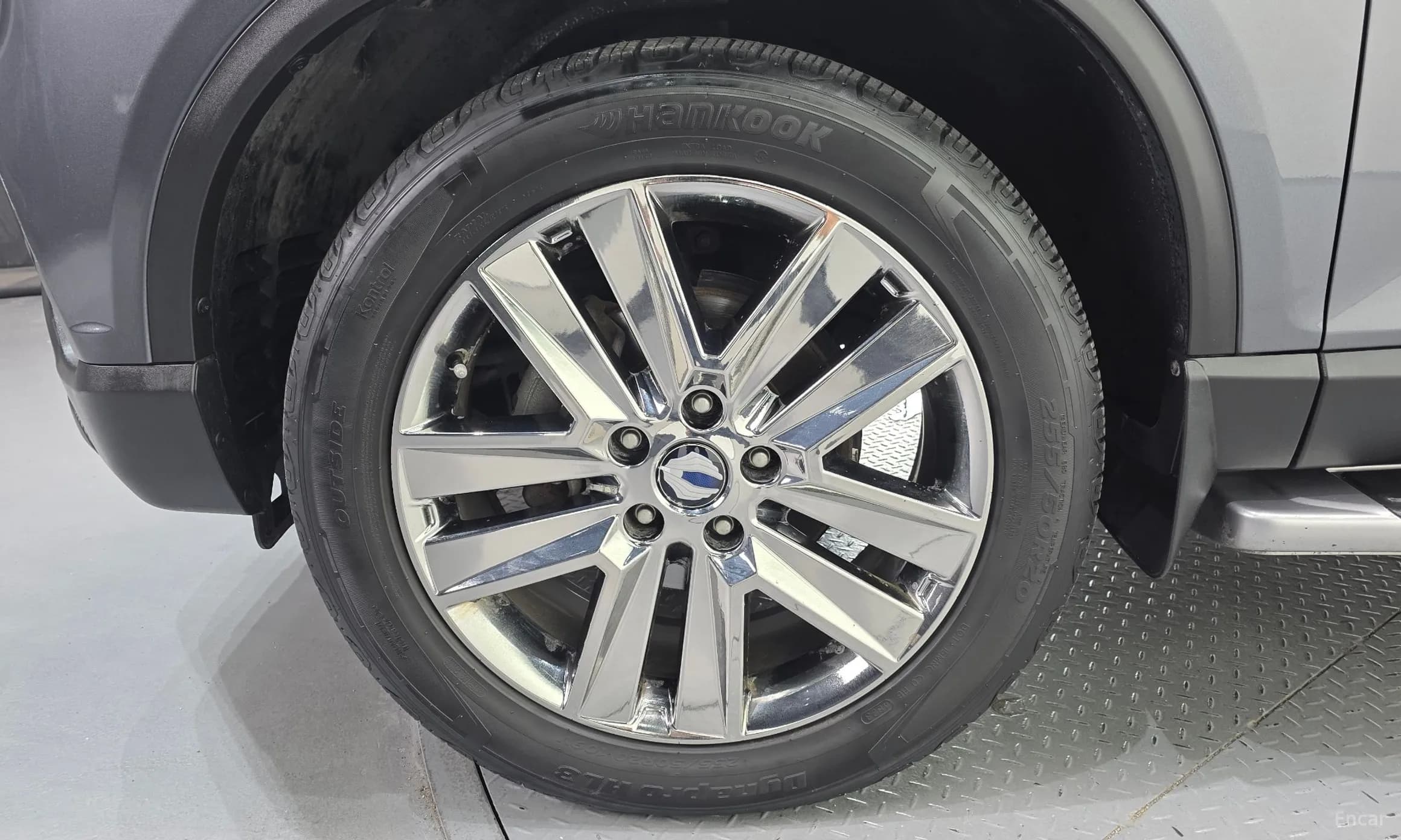 Rexton Sports Khan