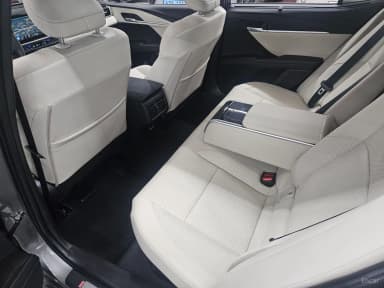 Camry (XV80)