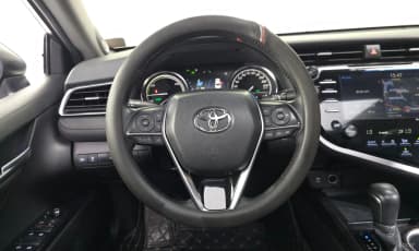 Camry (XV70)