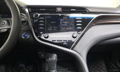 Camry (XV70)