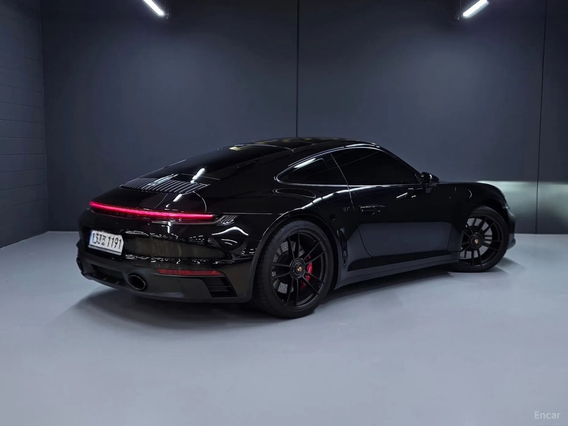 911 (992)