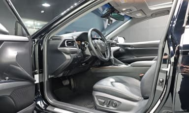 Camry (XV70)