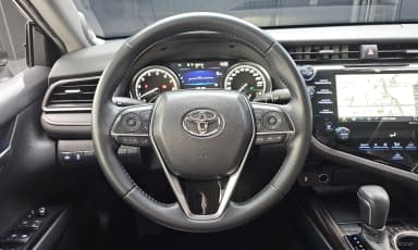 Camry (XV70)