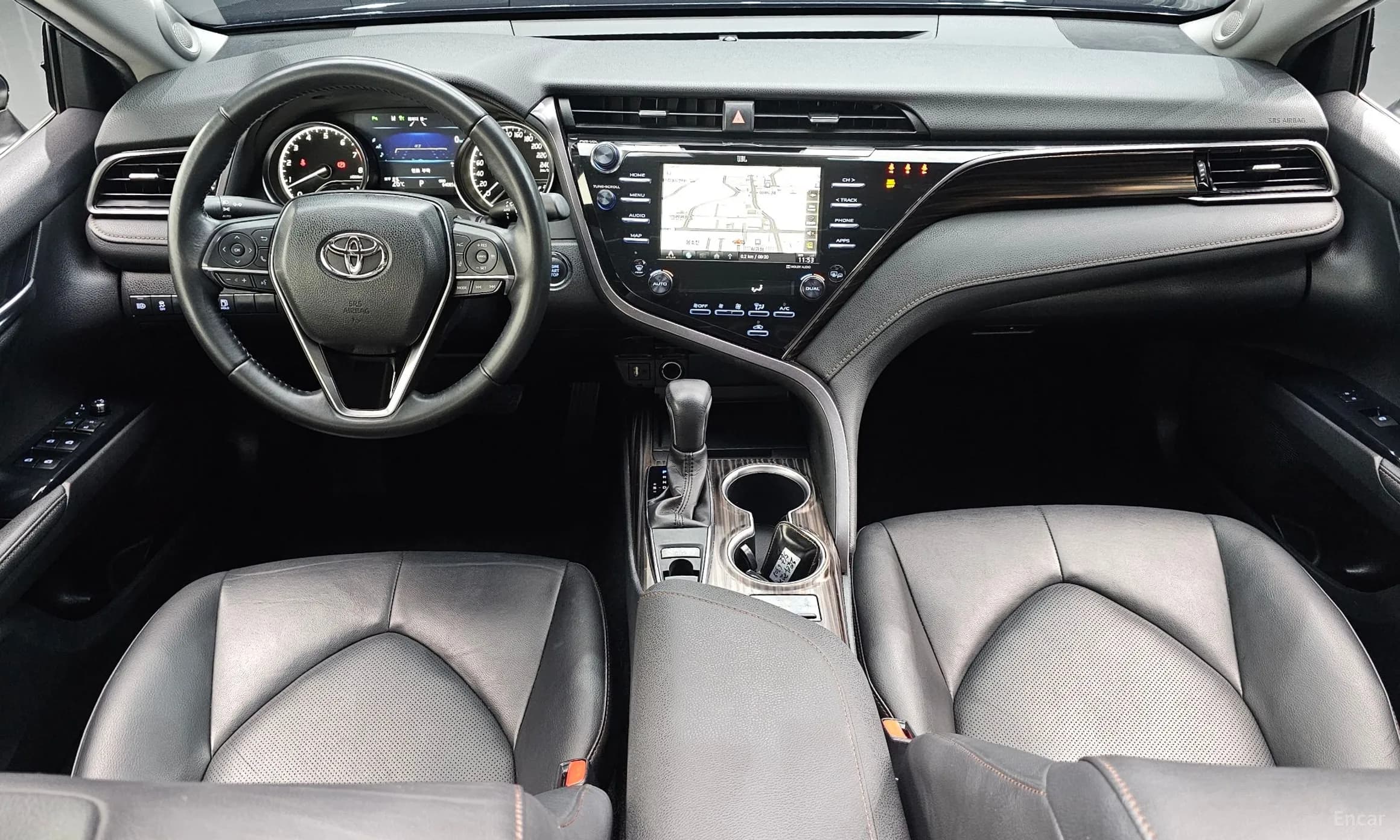 Camry (XV70)