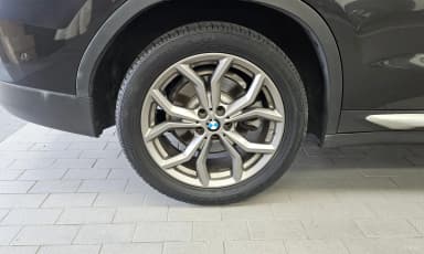 X3 (G01)