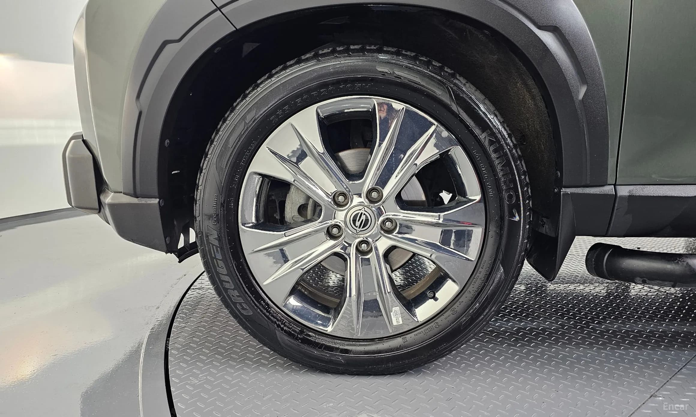 Rexton Sports Khan