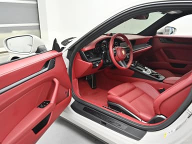 911 (992)