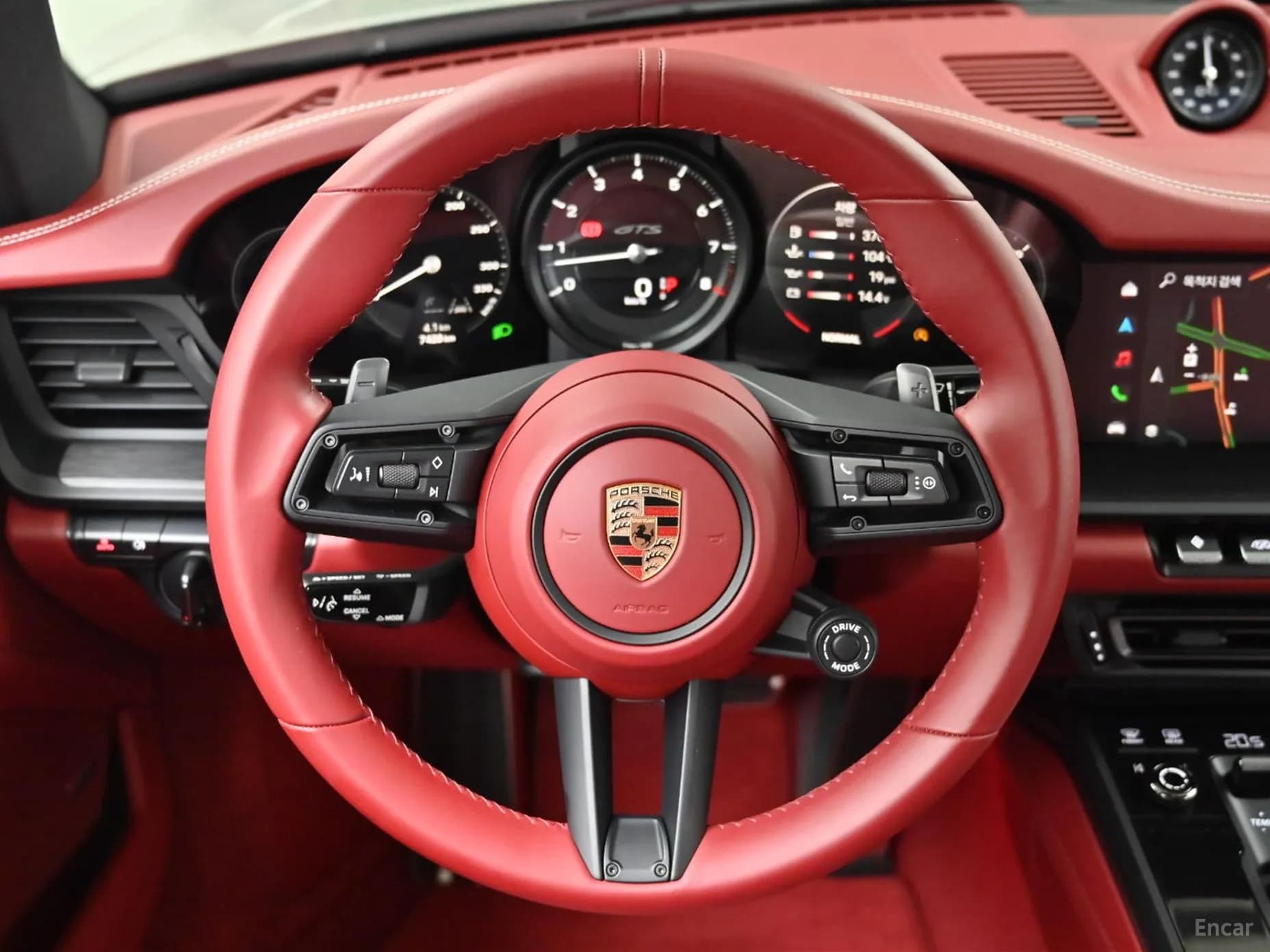 911 (992)