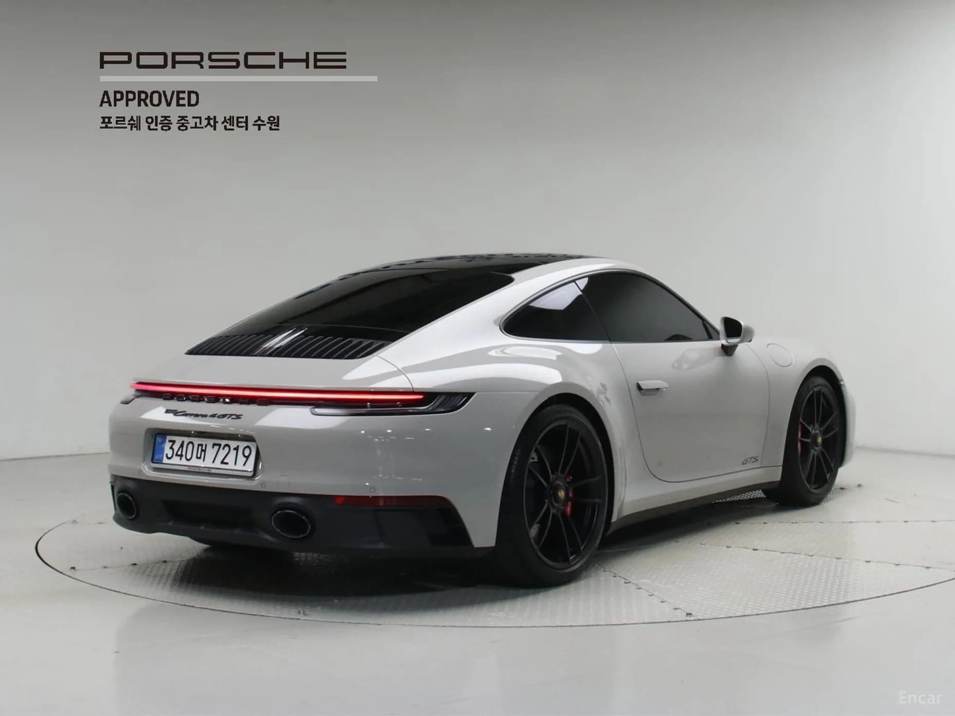 911 (992)