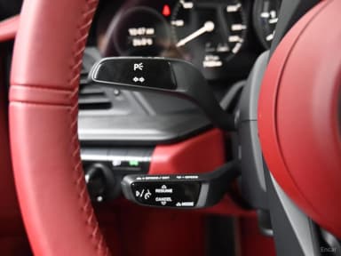 911 (992)