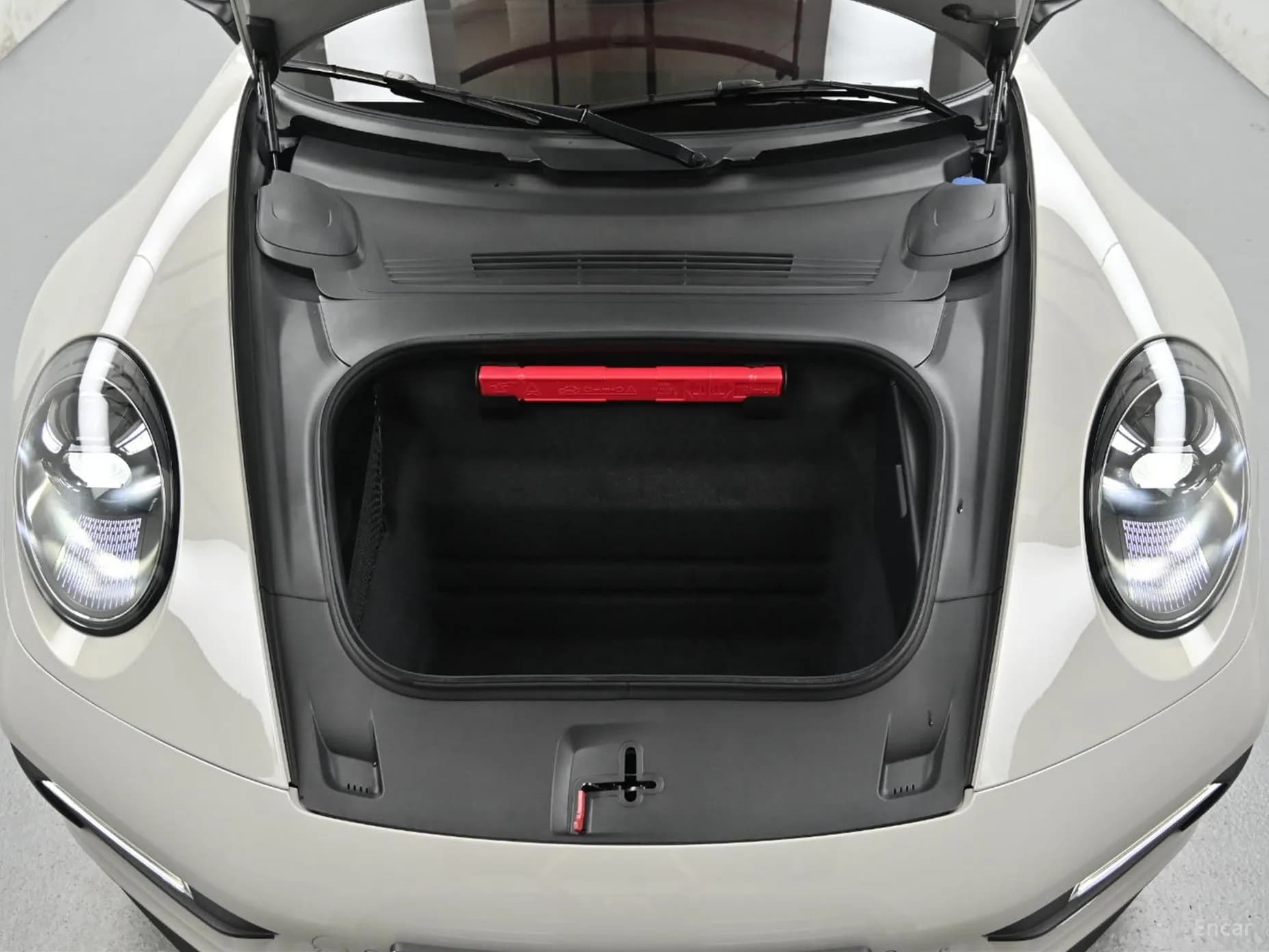 911 (992)