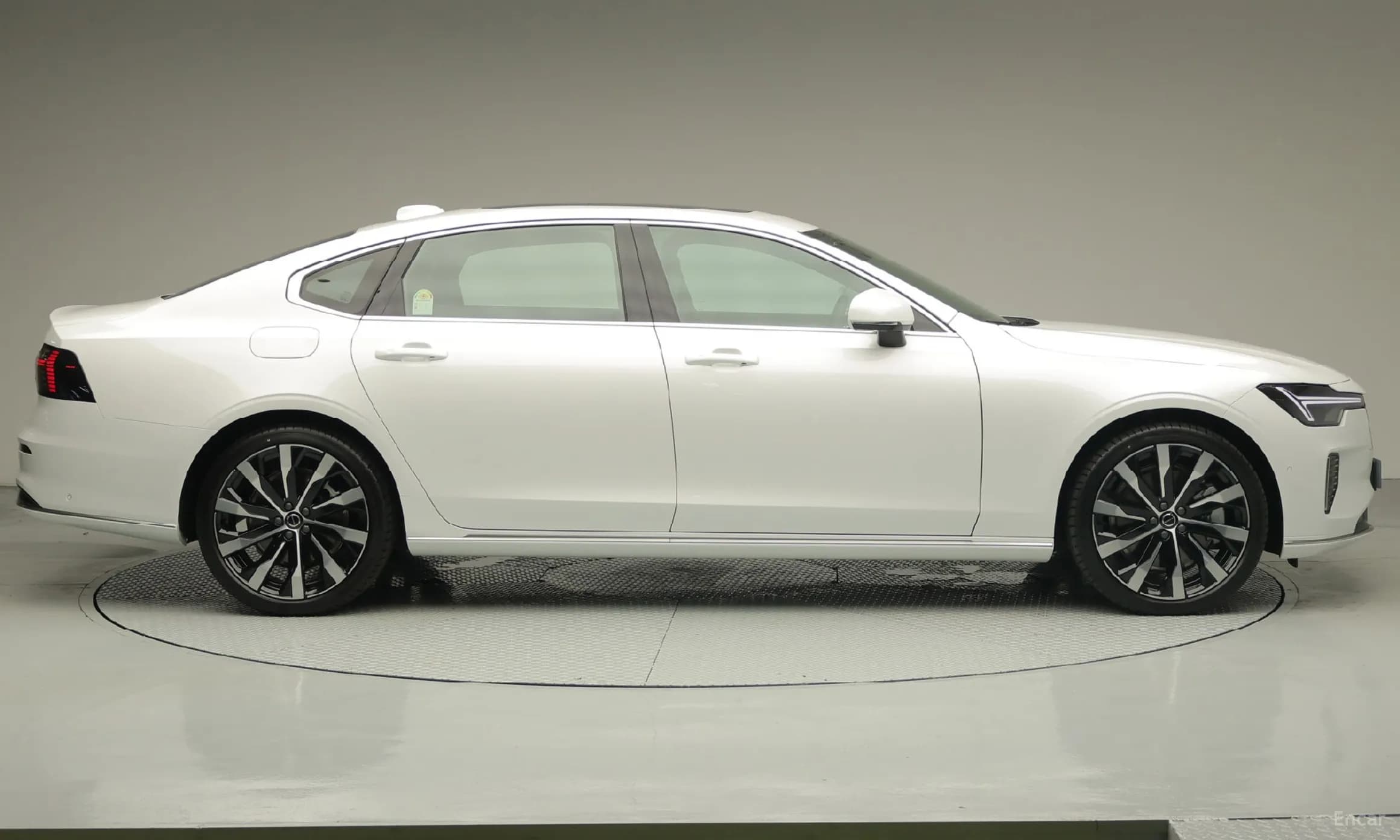 S90