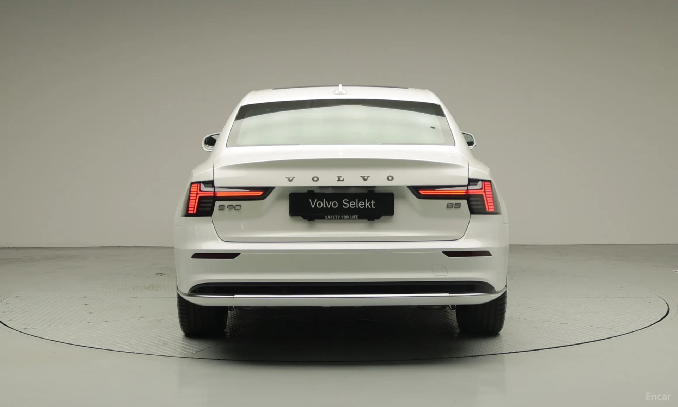 S90