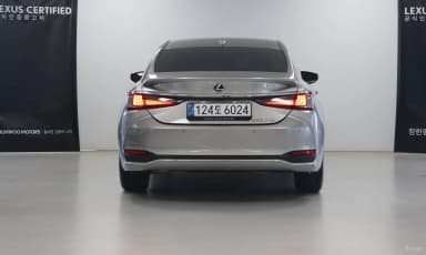 ES300h 7th Generation