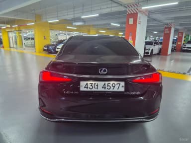 ES300h 7th Generation