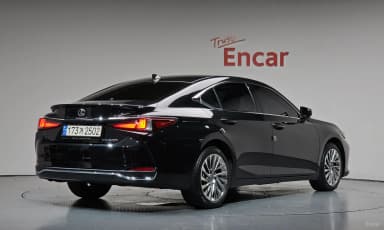 ES300h 7th Generation