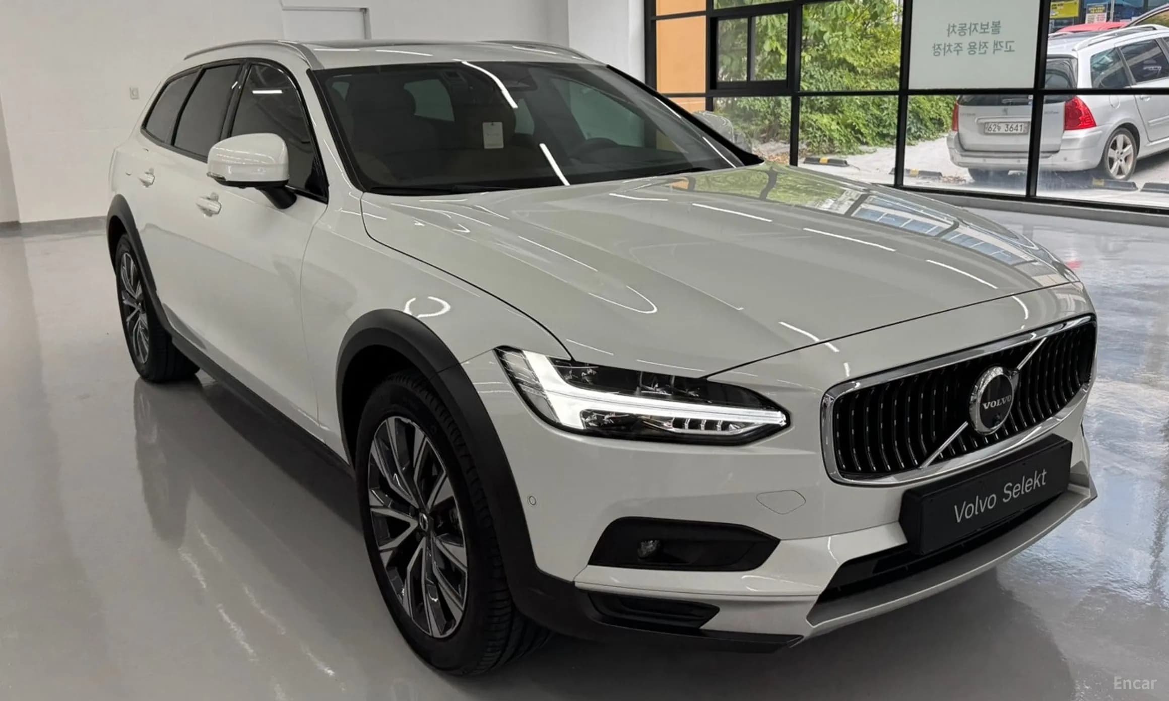 V90 Cross Country