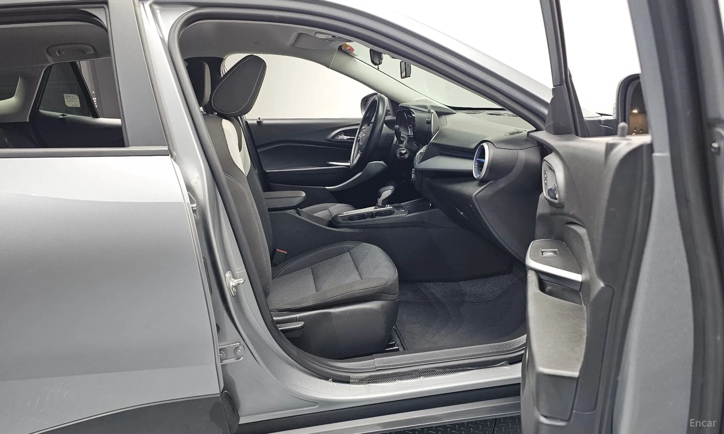 Trax Crossover