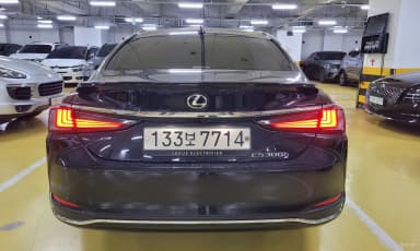 ES300h 7th Generation