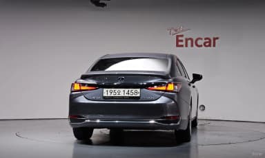 ES300h 7th Generation