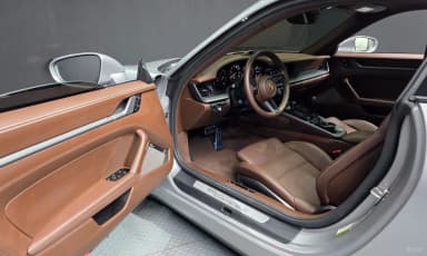 911 (992)