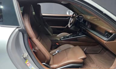 911 (992)