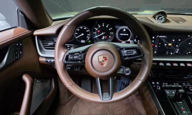 911 (992)