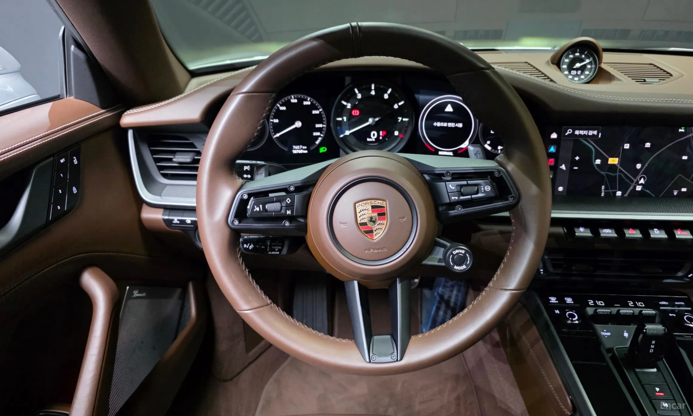 911 (992)