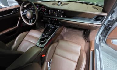911 (992)