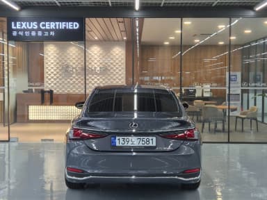 ES300h 7th Generation