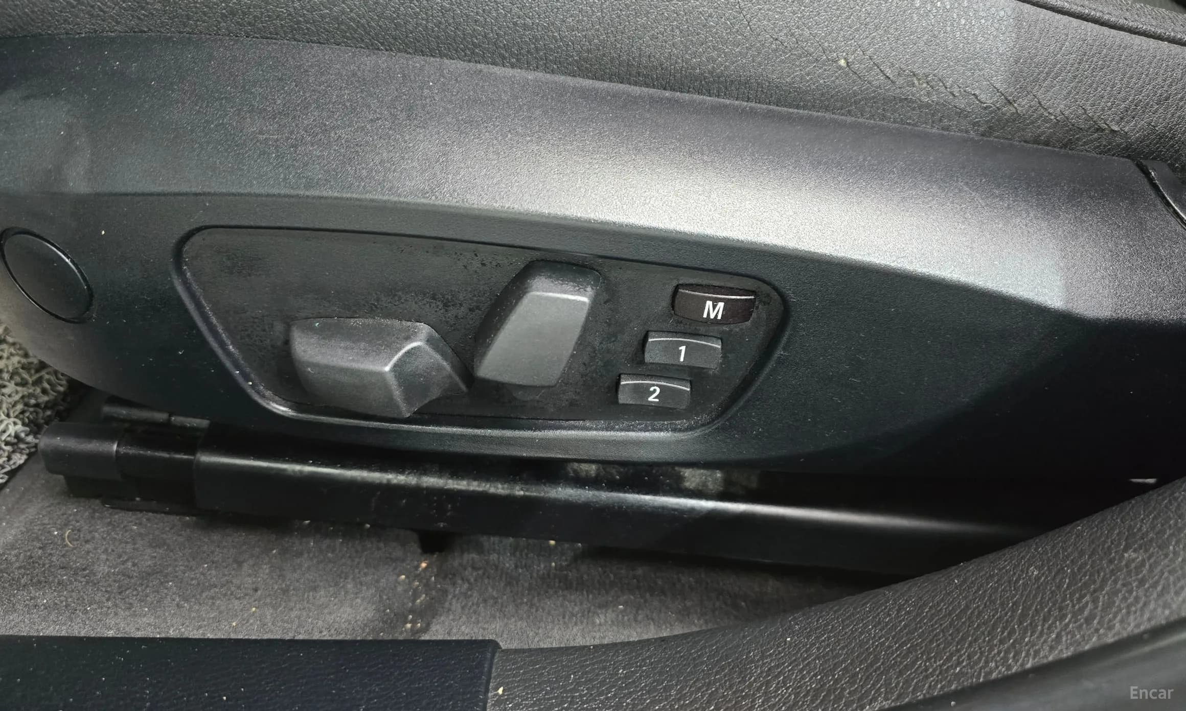 X1 (E84)